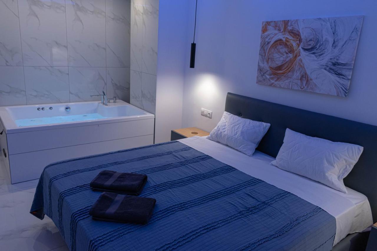 Athens Jacuzzi Apartment Exterior photo